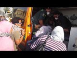 سيارات الاسعاف تنقل المصابين بجامعة القاهرة
