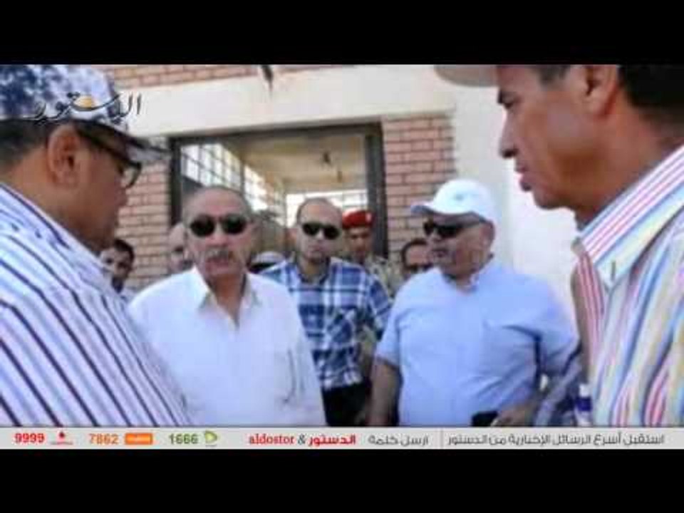 بعد تعليمات محلب محافظ أسوان يتفقد محطتي صرف "ك...
