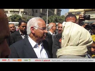 عجوز يطالب محافظ القاهرة بتوفير كشك له.