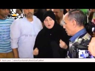 مي نور الشريف تطالب الصحفيين بالهدوء أمام "نعش" والدها