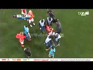 لحظة كسر قدم لاعب جوانزو أمام برشلونة