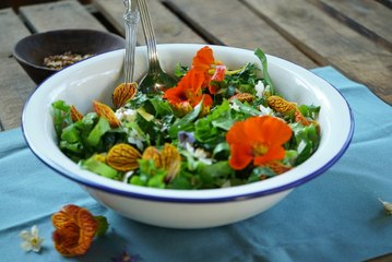 Ensalada con aderezo de mandarina