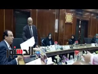 الدستور | محافظ الدقهلية يعقد اللقاء الأسبوعي ويوجة بتوفير فرص عمل وشقق سكنية وحل مشكلات مياة الشرب