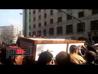 الدستور | تشييع جثمان "إبراهيم نافع" لمدافن أسرته