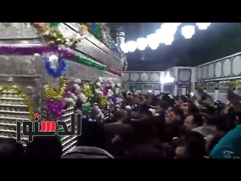 الدستور | زحام مريدى الحسين أمام «المقام» فى الليلية الختامية