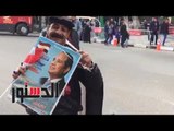 الدستور | مسن يحتفل بـ«الانتخابات».. «علم مصر وتسلم الأيادي ولا للإرهاب»