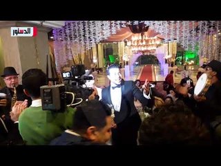 الدستور |«بنت ونيس» ترقص مع عريسها طه خليفة