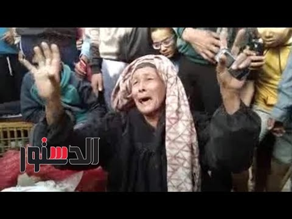 الدستور -  «أم النور»... تبكي بعد نجاتها من تصادم قطاري البحيرة :«حسبي الله ونعم الوكيل»