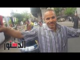 الدستور - «شيال» يُشعل حماس الناخبين بـ«وصلة رقص» فى الموسكى