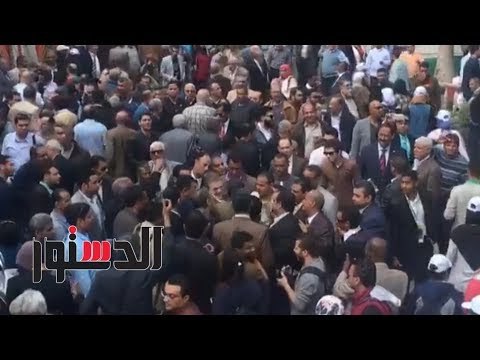 الدستور - لحظة وصول السيد البدوى للإدلاء بصوته فى انتخابات الوفد