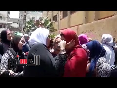 الدستور | عن الإنجليزي: الطلاب الإمتحان لاموري في زوري ، والطالبات دي حرب