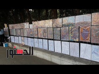 الدستور | "عم علاء" فنان على الرصيف: "النظر إلى لوحاتي يشفي الوجع"