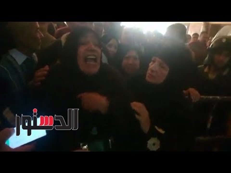 الدستور | تأجيل محاكمة طبيب كفر الشيخ المتهم بذبح زوجته وأبنائه