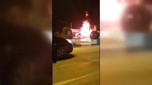 Osmaniye'de Yangın Çıkan Midibüs Kullanılamaz Hale Geldi