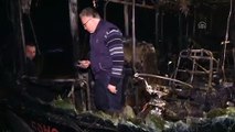 İzmir'de seyir halindeki otobüs yandı