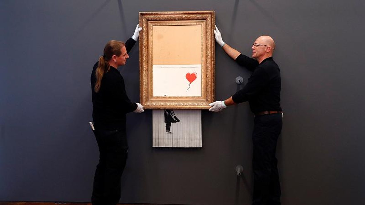 'Love is in the bin': Banksy-Schredder-Werk in Deutschland zu sehen