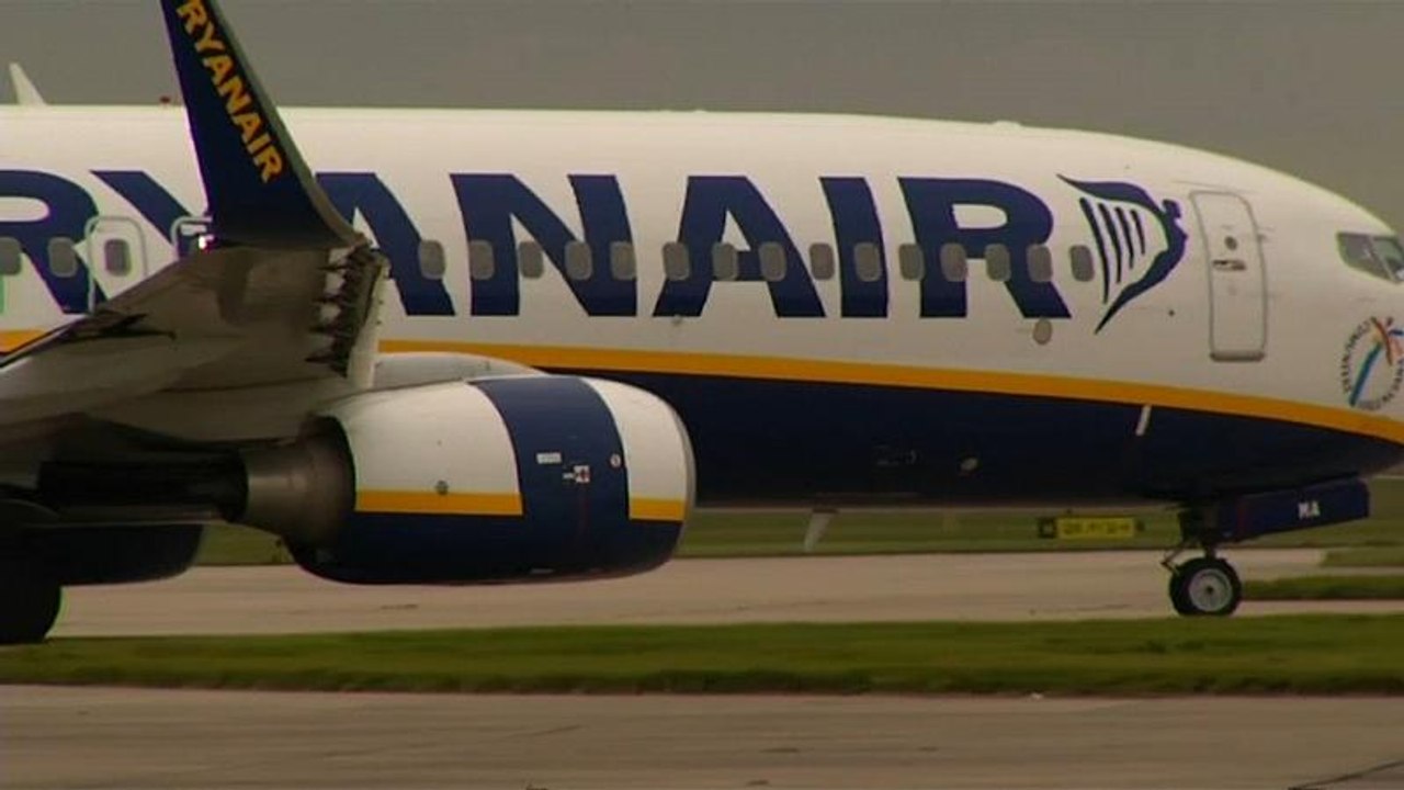 Ryanair: Ζημιές 19,6 εκατ. ευρώ στο γ' τρίμηνο...