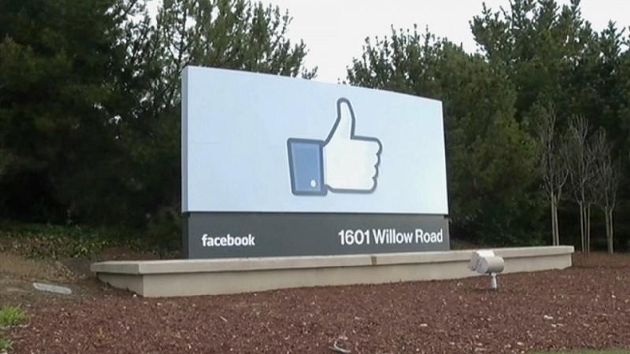 Сети Facebook исполнилось 15 лет