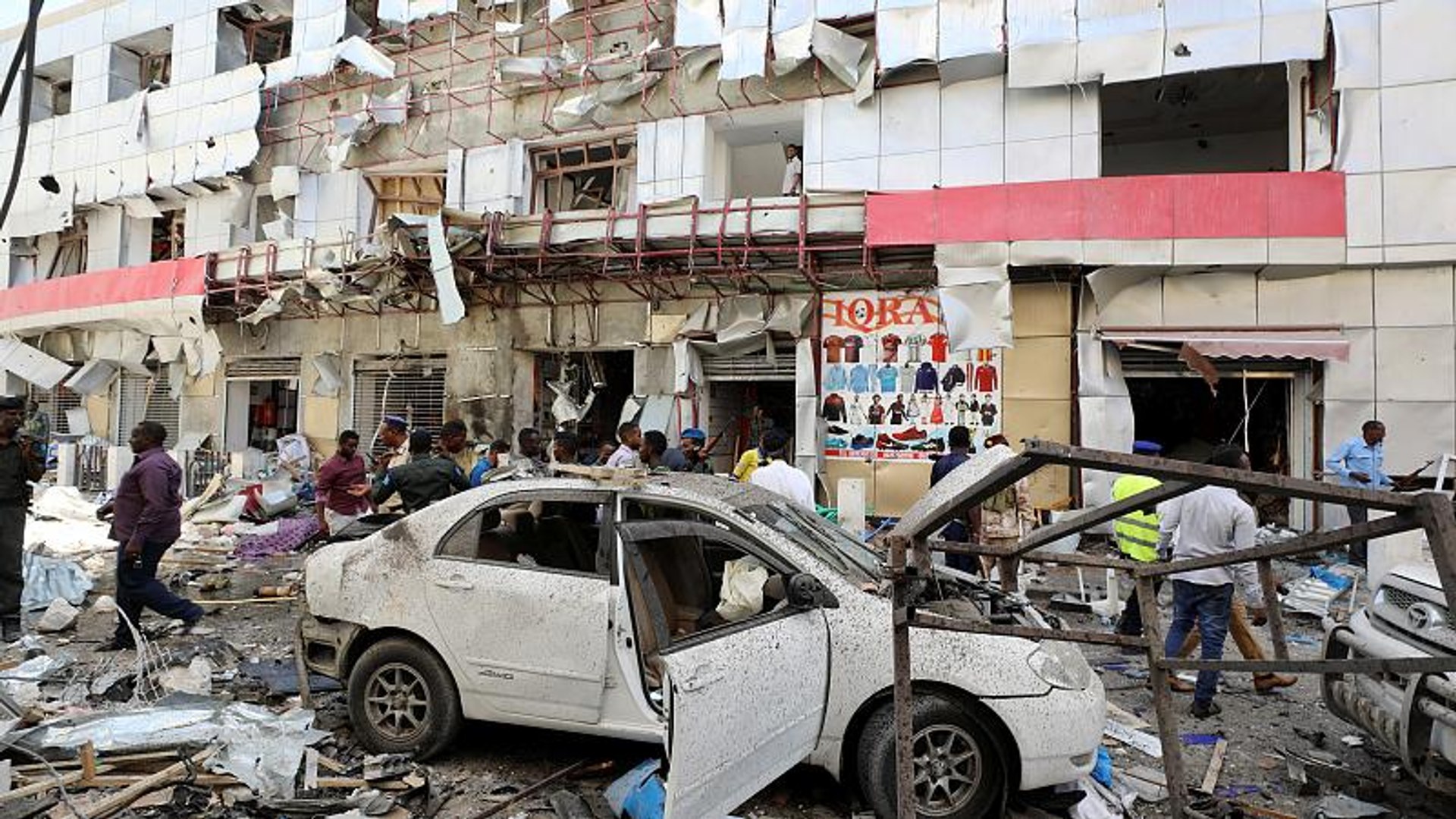Теракт в могадишо отель. Могадишо столица Сомали. Торговый центр в Могадишо.