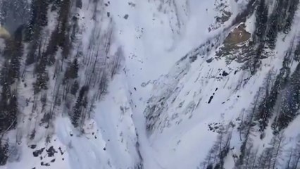 알프스에서 눈사태로 스키어 최소 10명 사망 / YTN