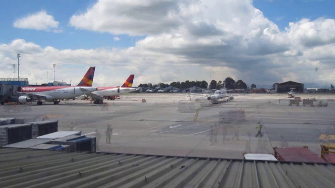 doppelgängers en aeropuerto