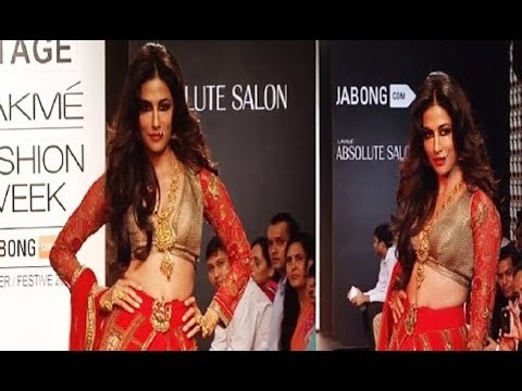 Chitrangada Singh Ramp Walk Clip | Latest bollywood Celebrity Updates