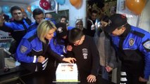 Bursa Emniyetinden büyük jest... 13 yaşındaki Utku'ya ceza bahanesiyle polis noktasında sürpriz doğum günü