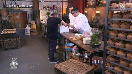 Cyril Lignac bluffé par un candidat des "Rois du gâteau" sur M6 - Regardez