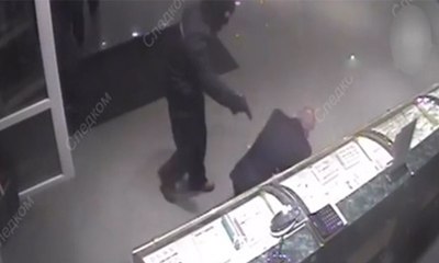 Kuyumcuyu soydular, kaçarken kaza yapıp yakalandılar