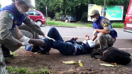 Colisão envolve carro e bicicleta na Rua Manaus