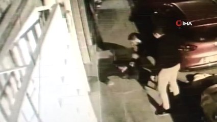 Mahalleli, Köpeğe Tecavüz Eden Sapığı Tekme Tokat Dövdü! O Anlar Kamerada