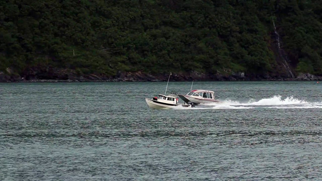 Boat race - who's going to win - the small one or the big one......