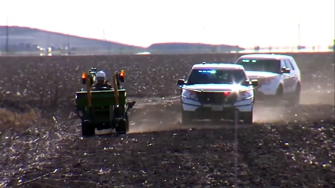 Course-poursuite incroyable d'une entre la police et... un homme en tracteur !