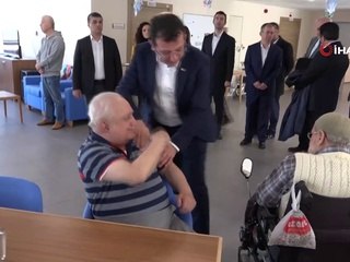 Ekrem İmamoğlu’ndan huzurevi sakinlerine sürpriz ziyaret
