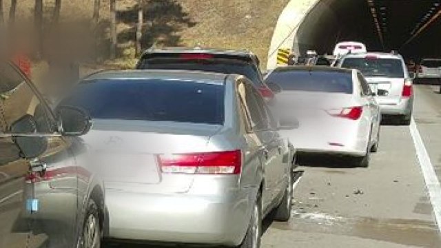 '쾅쾅쾅' 설날 고속도로 추돌사고 잇따라 / YTN