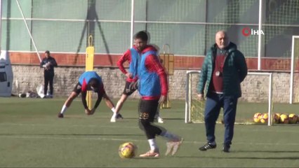Hikmet Karaman, futbolculara Fenerbahçe'yi ezberletiyor