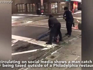 La jambe d’un homme prend feu après avoir été tasé par un policier