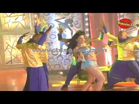 Veena Malik's & Akshay Hot Dance in Kannada Movie Dirty Picture