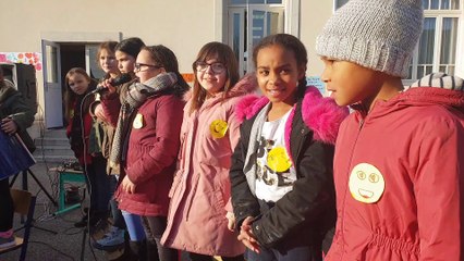 Lunéville : les enfants de l'école René Haby chantent pour la non-violence en milieu scolaire