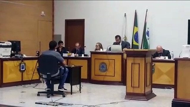 Homem que matou vítima a facadas é julgado no Tribunal do Júri
