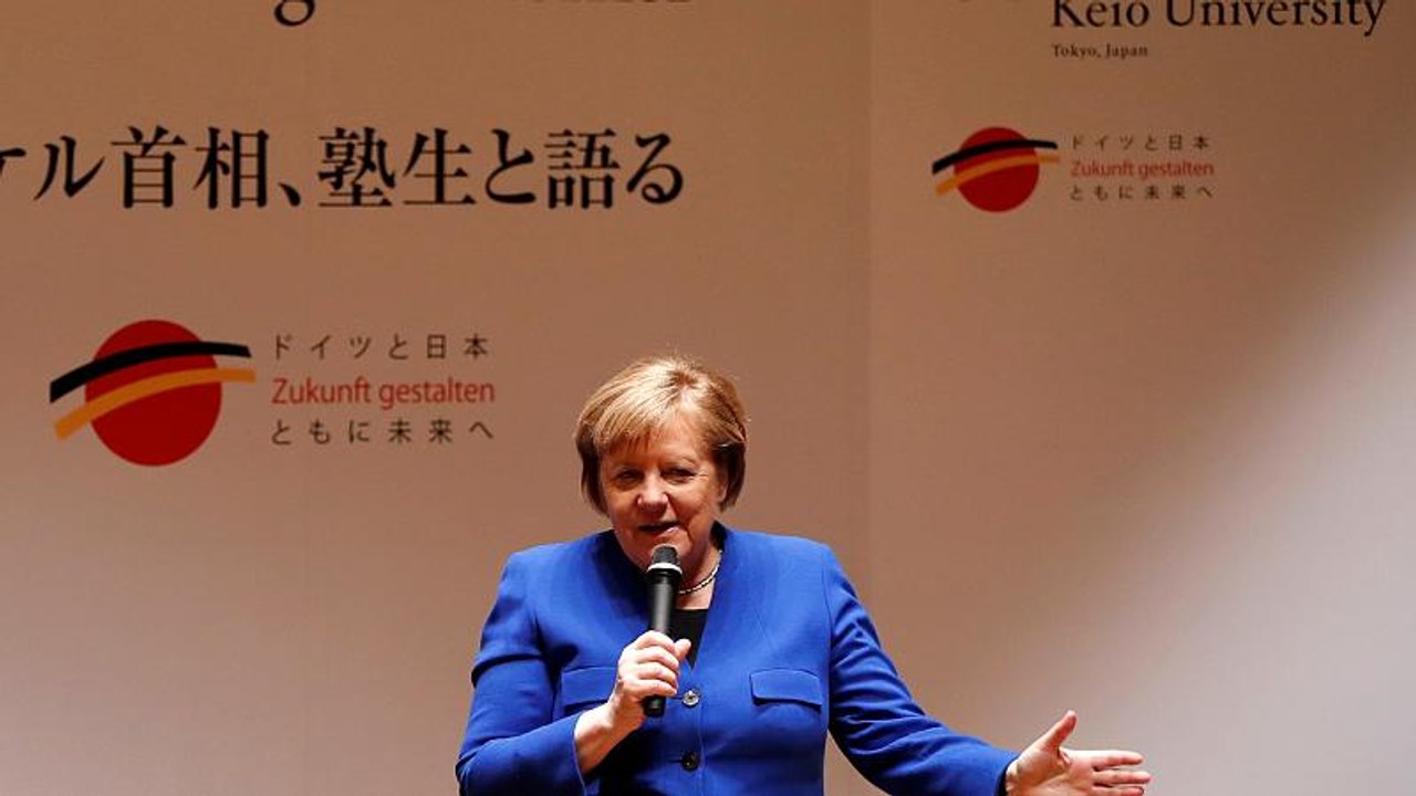 Japan-Besuch: Merkel schlägt Brücke zwischen Tradition und Digitalisierung