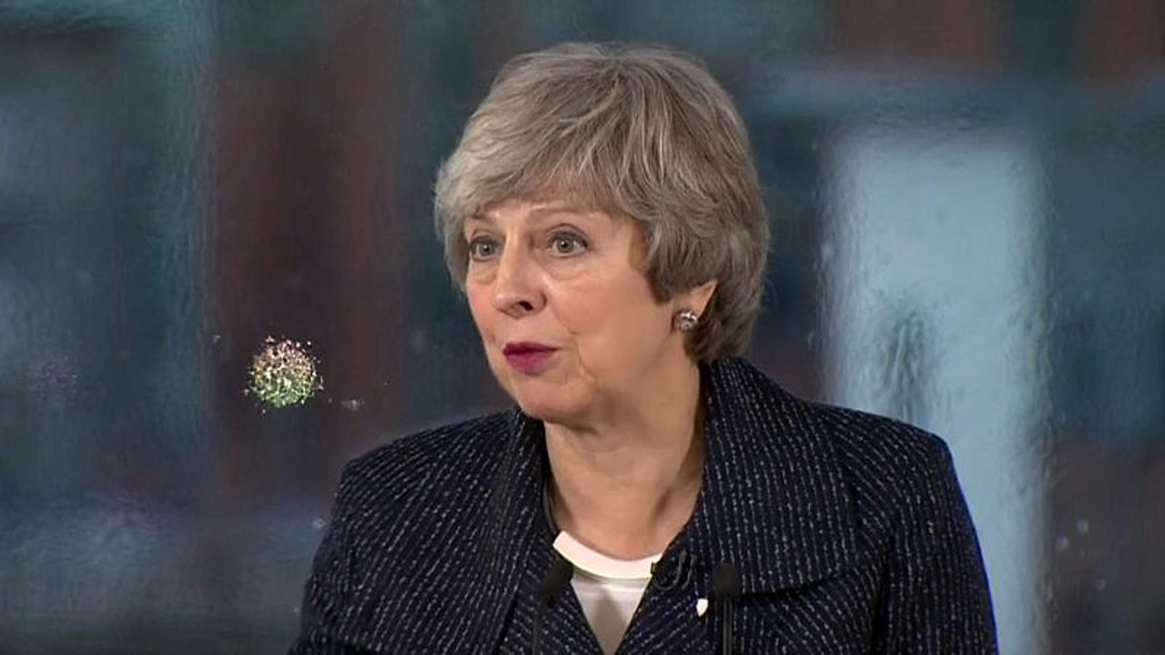 May bekräftigt: Keine Grenze in Irland