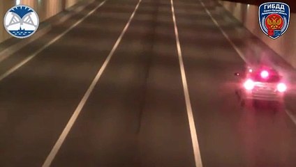 Des jeunes ont la frayeur de leur vie en prenant un selfie dans un tunnel !