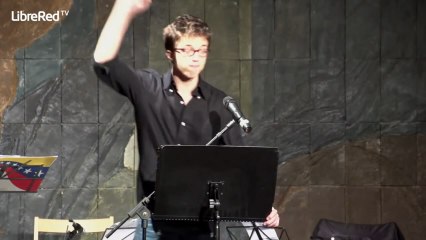 Errejón en el consulado venezolano en 2014: "Chávez vive, la lucha sigue