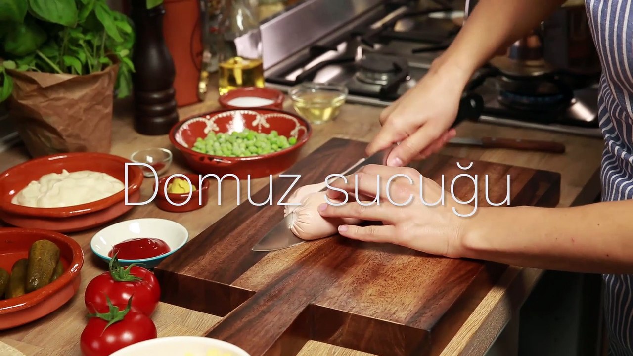 Bezelyeli makarna salatasi