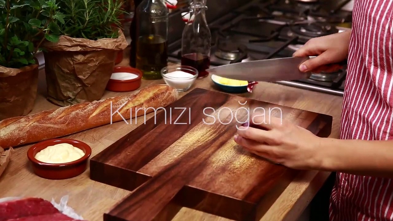 Karamelize Soganli BiftekS andvic