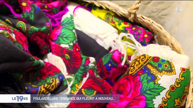 Les foulards, une tendance qui fleurit à nouveau