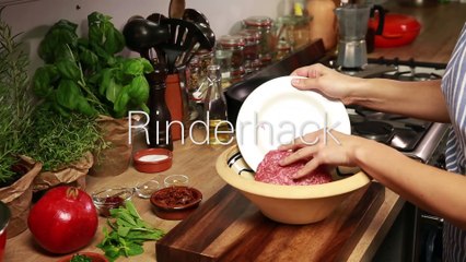 Rezept - Hackfleischkebabs mit Minz-Granatapfel-Joghurt