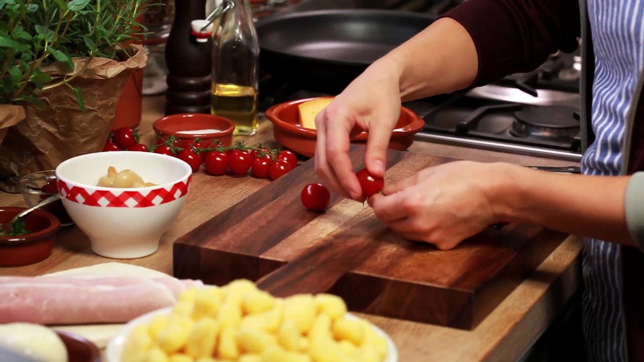 Rezept - Gnocchi-Auflauf mit Schinken, Pilzen und Tomaten