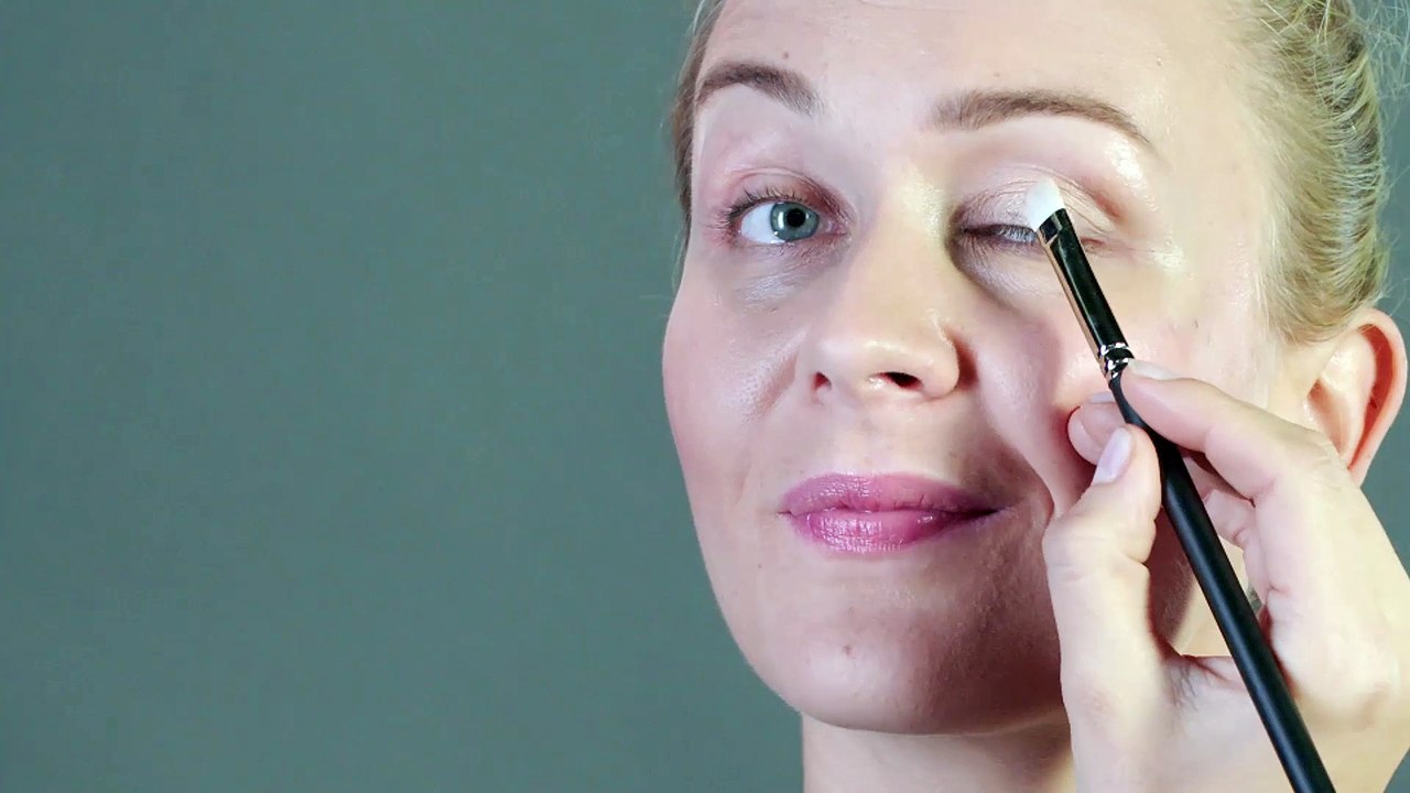 Make-up-Tutorial - Schminkschule: Augen optisch vergrößern